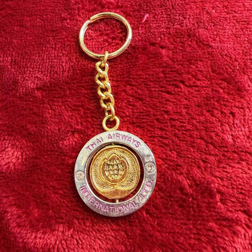 Vintage Thai Airways World Bank IMF‎ 1991 Bangkok Spinning Keychain Gold Tone